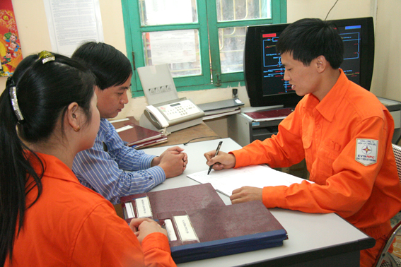 Ngừng cấp điện phải trả chi phí